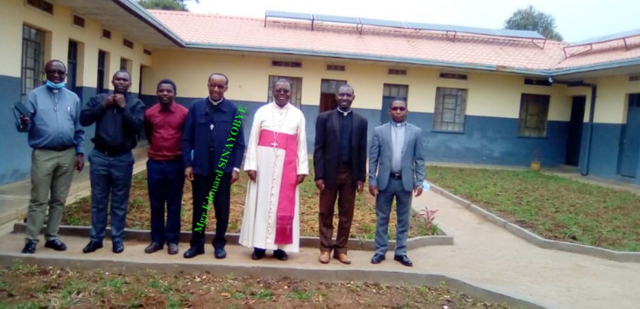 Le nouvel évêque visite la paroisse de Rasano